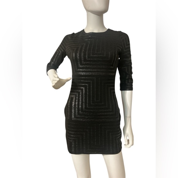 Marciano Black
Geometric Elegant  Bodycon Dress - Picture 5 of 7